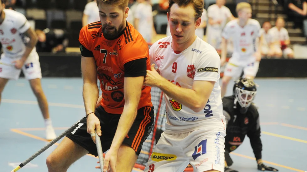 Viktor Palm fick extra bevakning på sig i bortamötet mot Lagan.