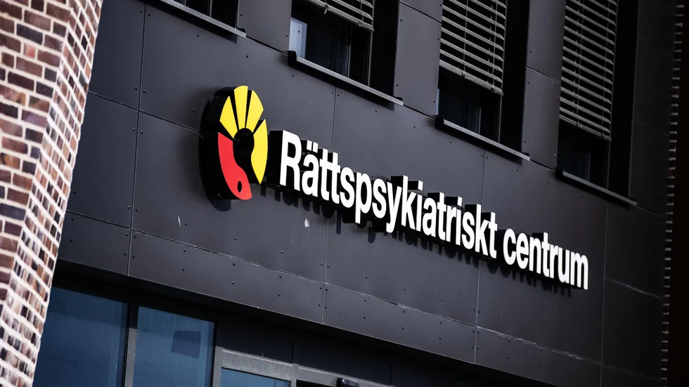 Många regioner, men inte alla, har problem med överbeläggningar och platsbrist inom rättspsykiatrin, visar TT:s kartläggning.