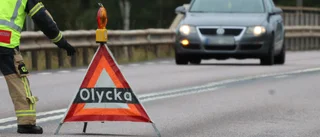 Bil över vägräcke i Arvidsjaur – två till sjukhus
