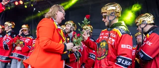Varför försökte man göra guldfesten till politisk propaganda?