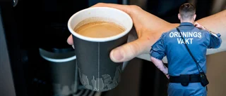 Dramat i stadshuset: Man attackerade vakt med stulet kaffe 