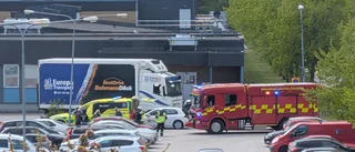 Cyklist i krock med bilist på parkeringen utanför simhallen