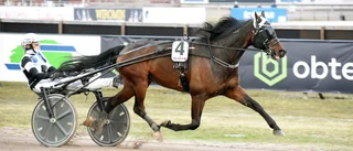 Historisk trippel för Sedström på Mantorp: "Fira med hamburgare"