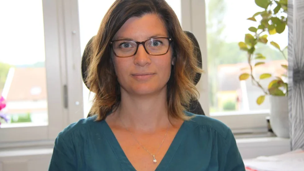 Rebecka Bäck. Hon har 15 ansökningar om vindkraftverk som ska prövas.