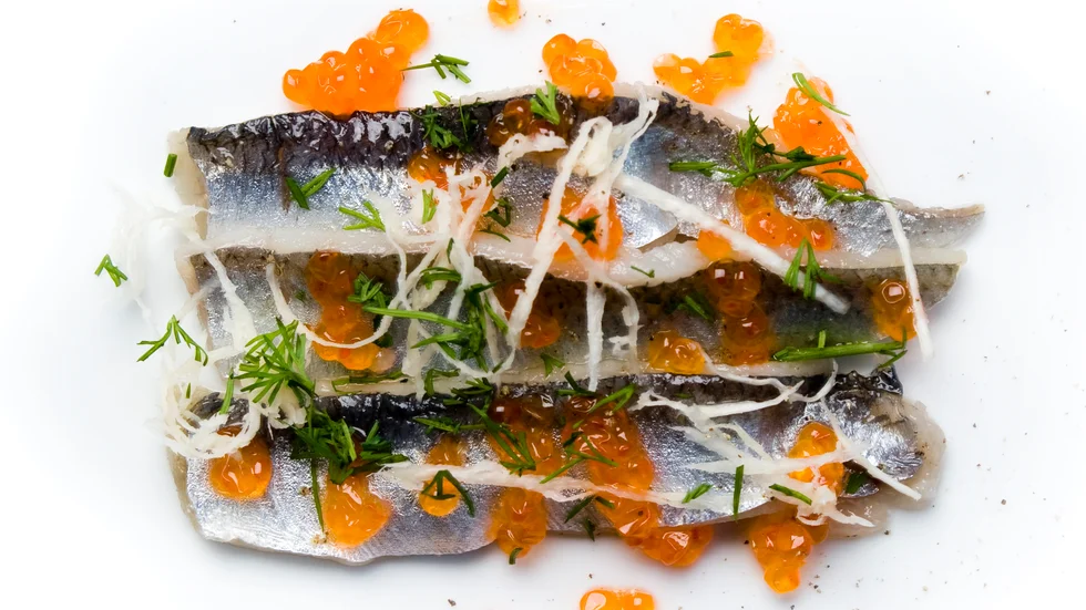 "Många svenskar har njutit av en bit strömming i påsk. Men vad de flesta inte inser är att ett fåtal industritrålare i Östersjön håller på att utrota arten..."