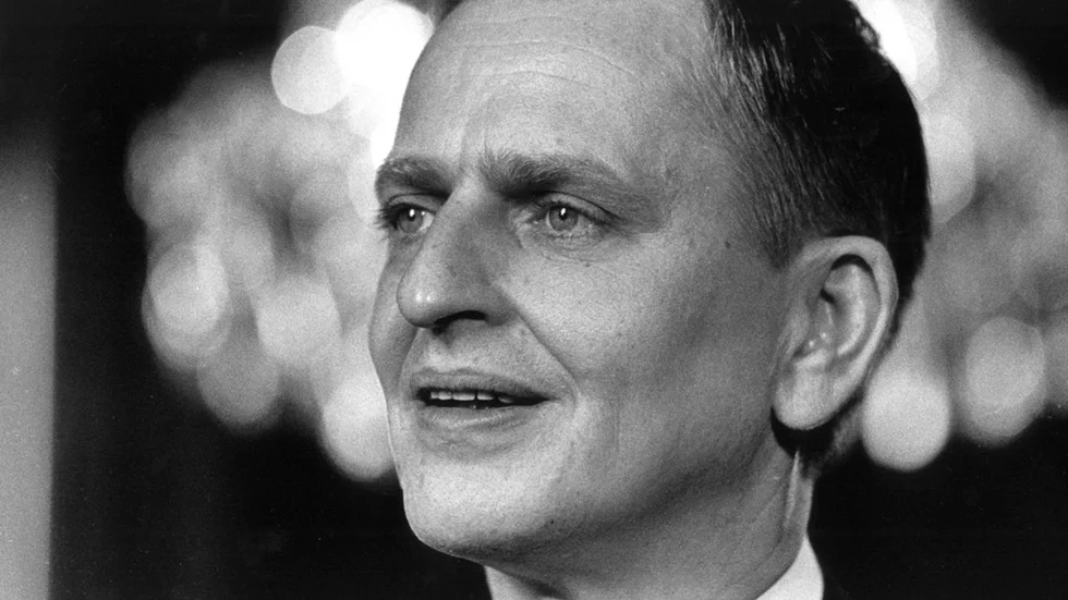 Ecklesiastikministern Olof Palme efterträder Tage Erlander som statsminister i oktober 1969.