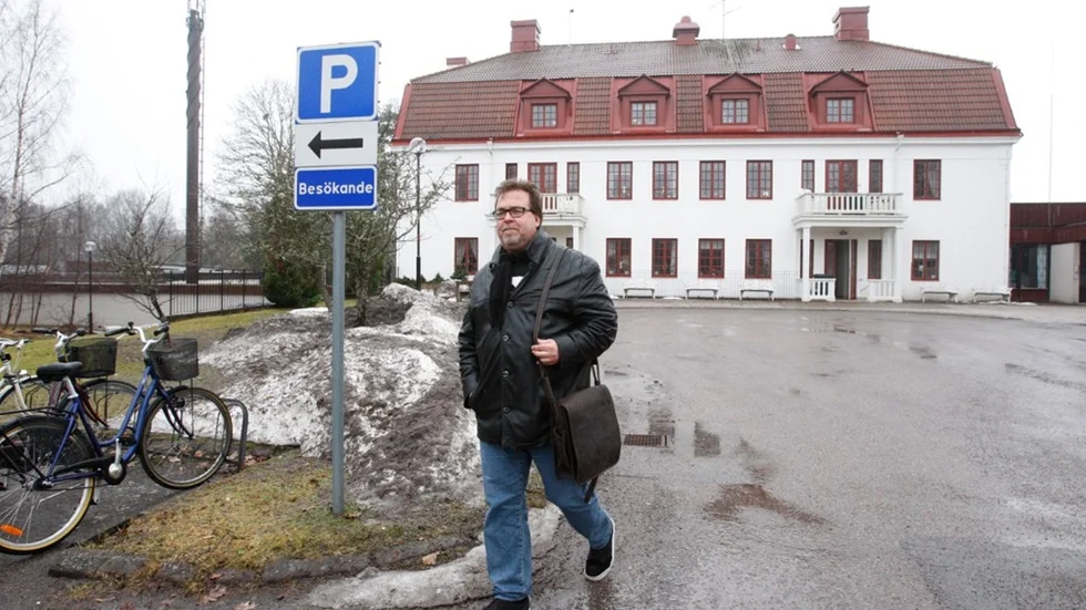 Thomas Lidberg utanfÃ¶r ÃstergÃ¥rden