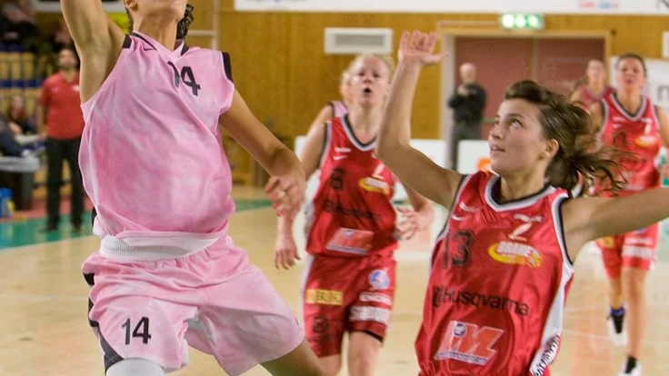 Luleå-Brahe i finsk nationaldans.