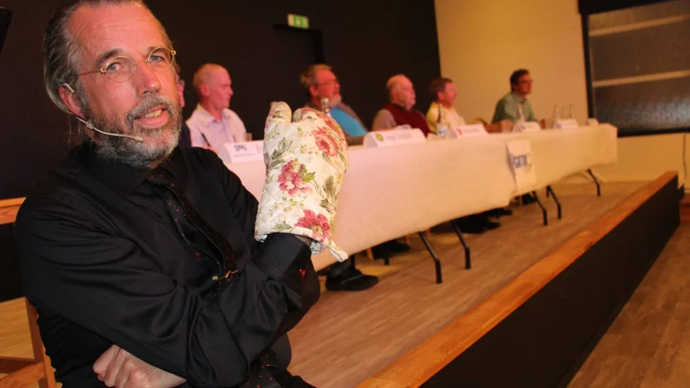 Jan Holmbom är bosatt i Boxholm. "Gilla" är hans tredje bok.