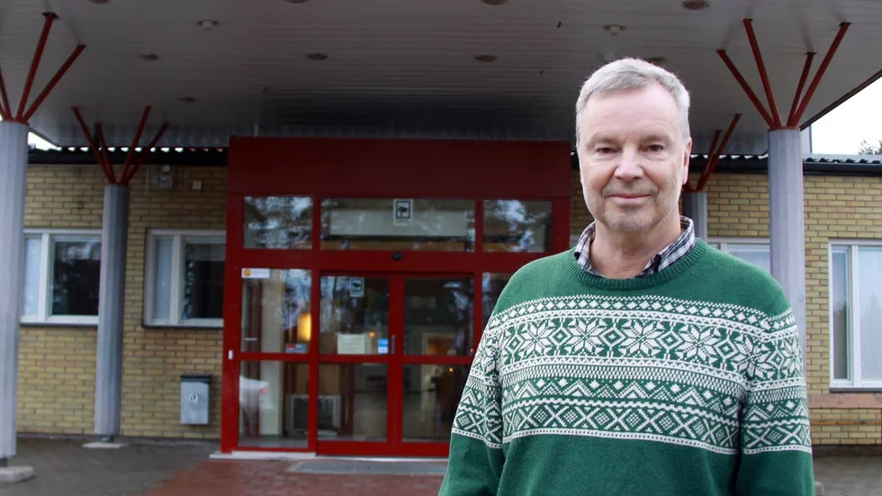Exit Boxholm. Barn- och utbildningschef Gösta Högberg lämnar Stenbockskolan, men med en arbetsuppgift kvar. Att förbereda Skolinspektionens planerade vårbesök.