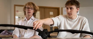 Elias och William testade om filmdraken kunde flyga – vann pris