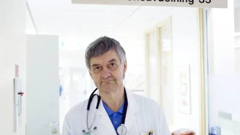 Anders Österlind har över 6 000 komptimmar på kontot. Det är jourtimmar som har samlats på hög under 20 års tid. "Det är inget självändamål att ha många jourtimmar", säger han.FOTO: Pär Bäckström
