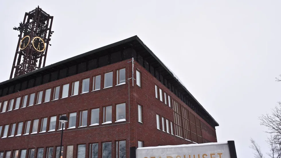 SAMMANTRÄDE. Efter två timmar hade nästan 30 punkter gåtts igenom på kommunstyrelsen sammanträde. ”I dag gick det undan, normalt sett brukar vi hålla på betydligt längre”, konstaterar Niklas Sirén.