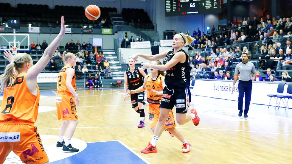 Bollkoll. Julie Vanloo gjorde 18 poäng mot Norrköping.