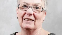 Protesterar. Rigmor Åström (M) tycker friskolor ska behandlas som vanliga skolor.