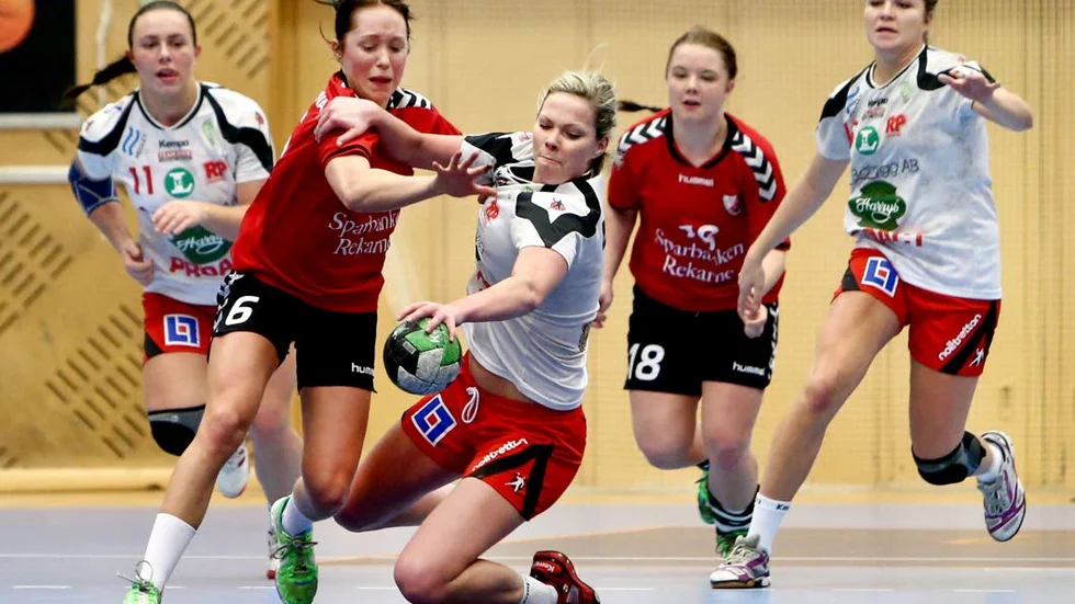 Sofia Sandell blev matchhjälte och satte 25-25 när RP spelade oavgjort mot serieledarna Kristianstad.