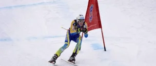 Här störtar Anton mot sitt