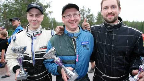 Efter att de tre Kalixförarna hamnat på samma poäng fick särskillnad tas till för att skilja dem åt. Det slutade med att Robert Niemi, mitten, blev tvåa, Linus Westman, t.v. trea och Johan Risström, t.h., fyra.