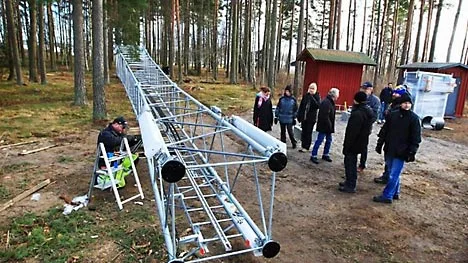 Grannarnas protester mot mastuppsättningen hjälpte inte.