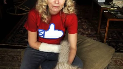 Karin Mamma Andersson bär med stolthet sin Gilla Norrbotten-tröja.