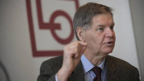 "De mest resursstarka och välinformerade ser om sitt hus nu. Därför ser vi den snabba tillväxten av privata sjukvårdsförsäkringar", säger ekonomen Dan Andersson.
