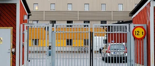 Polismän åtalas för mans död