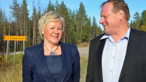 Christina Lugnet, generaldirektör för Tillväxtverket, fick en inblick i ett växande Pajala av kommunalrådet Bengt Niska.foto: k-l sundqvist
