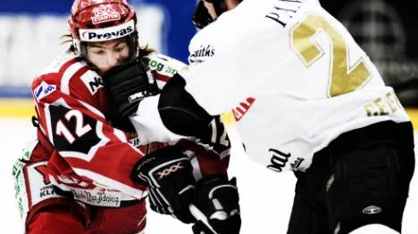 Välkommen till seniorerna. Anders Grönlund lånades ut till allsvenska Almtuna och har överraskat på tränaren Jonas Rönnqvist.