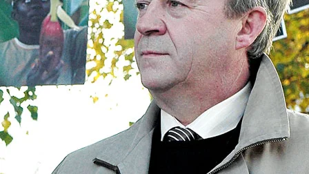 Haparandas kommunalråd Sven-Erik Bucht lanserar nya djärva grepp för att slippa säga upp personal.