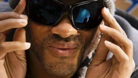 Will Smith axlar hjälterollen en gång till - den här gången som superhjälte med kroppsstrumpa och allt. Foto: Frank Masi/Colombia Pictures