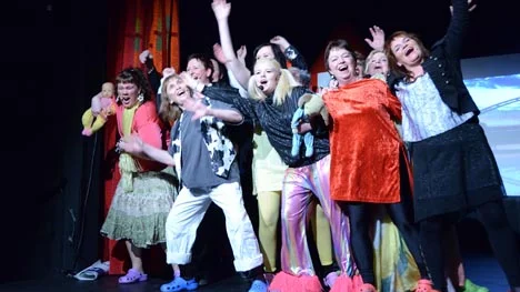 Haradsrevyn tioårsjubilerar med "En bit av det bästa".