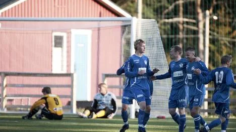 Alvik körde över Infjärden med hela 9-1 och fick därför många anledningar att jubla.