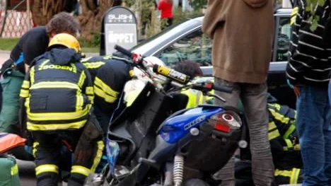 Två pojkar har förts till Sunderby sjukhus efter en olycka mellan moped och bil i Boden.
