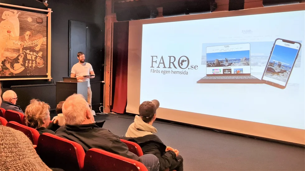 Sajten faro.se lanserades i Bergmangården på Fårö där David Ruthström berättade om sina visioner om sidan som en sammanhållande informationslänk.