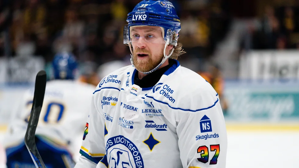 Varuträsksonen Anton Lindholm har imponerat kraftigt under säsongen i Leksand och nu uppges klubbar i NHL visa intresse för 28-åringen, enligt uppgifter till Sportbladet.
