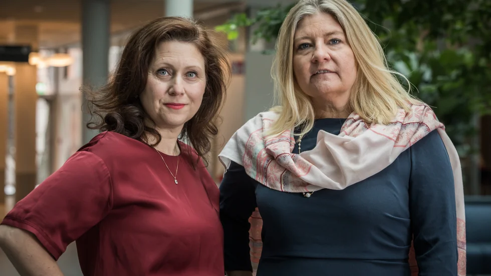 Vivianne Macdisi och Helena Proos (båda S) föreslår en kraftsamling för att rädda Akademiska sjukhuset.