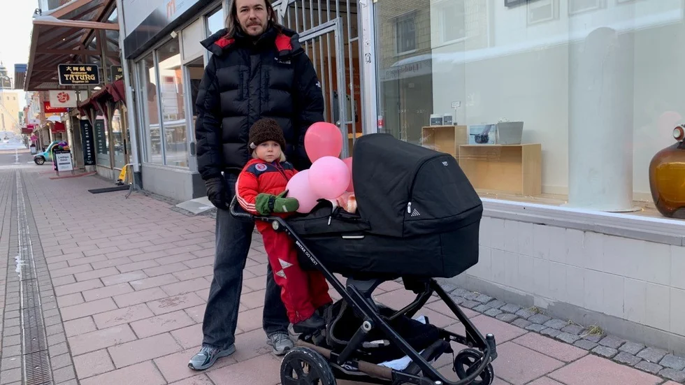 Pär Olofsson, Skellefteå med barn och barnvagn.