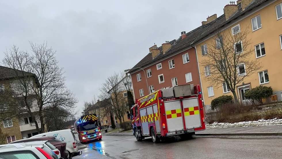 Larm om röklukt i Vasastaden. 