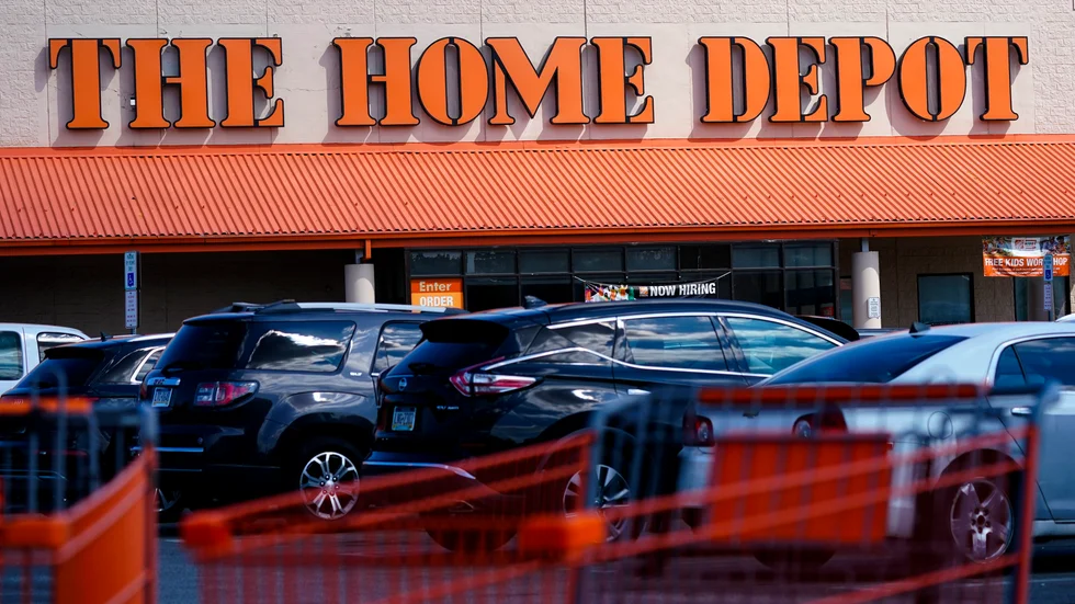 Kursfall för Home Depot efter rapport. Arkivbild