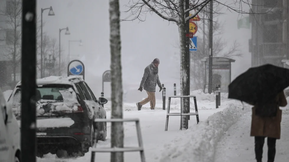 Snö i kombination med blåst kan skapa problem under måndagen och tisdagen. Arkivbild.