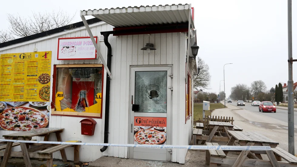 Gute pizzeria i Visby drabbades av inbrott två gånger under våren. Båda gångerna tog sig gärningsmannen in genom att krossa en fönsterruta. 