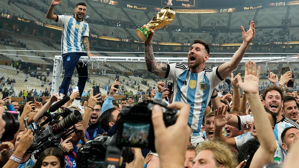 Messi med VM-bucklan.