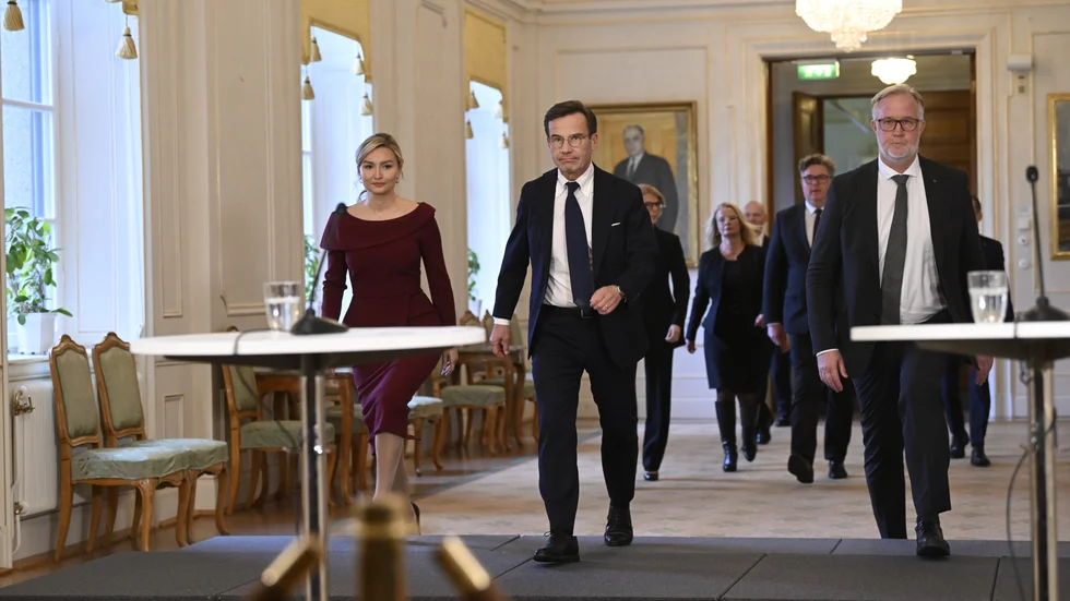 Statsminister Ulf Kristersson (M) , Johan Pehrson (L), arbetsmarknads- och
integrationsminister och Ebba Busch (KD), energi- och näringsminister.
