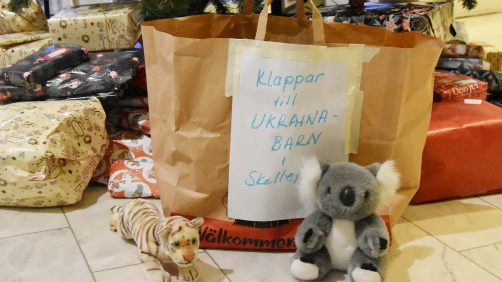 Människor kan nu skänka julklappar till ukrainska barn i en julkappssäck på Scandic.