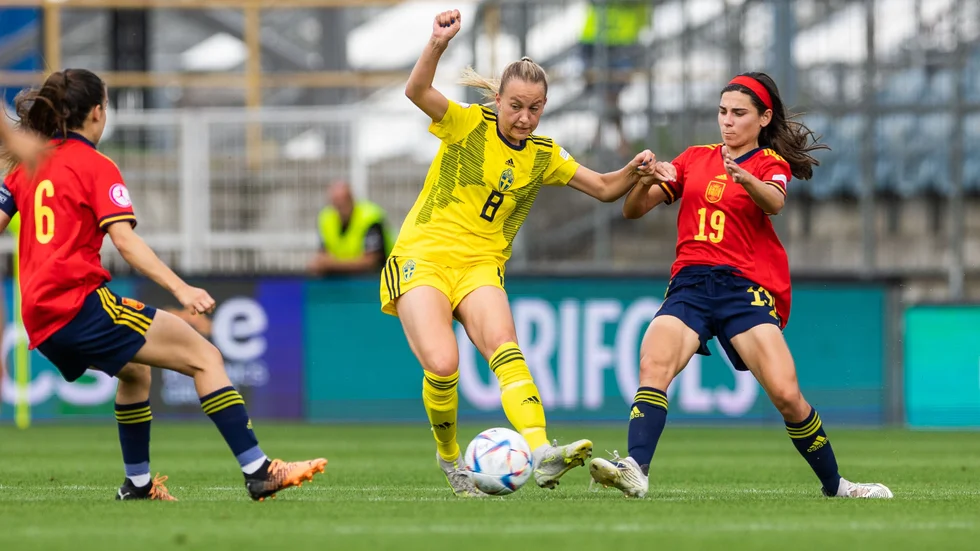 19-åriga talangen Sara Eriksson lämnar Hammarby och väljer att fortsätta karriären i Piteå
