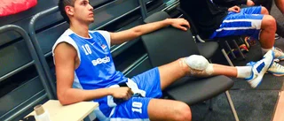 Oturen förföljer Ali – skadade knät