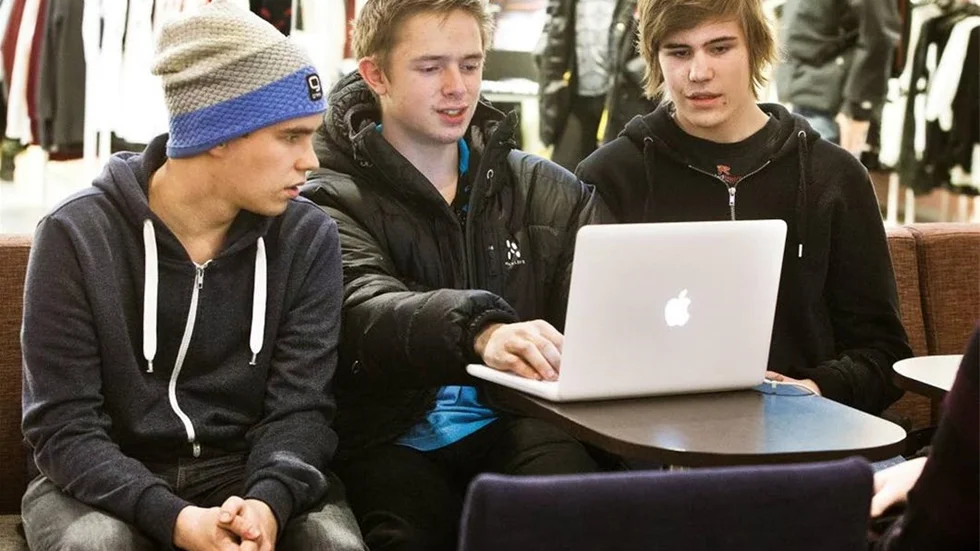 Johan Jatko, David Fägnell och Andreas Olofsson, hittade allvarliga säkerhetsfel i Luleå kommuns datasystem Edwise. Deras upptäckt ledde till att skolan i fredags stängde ner systemet.