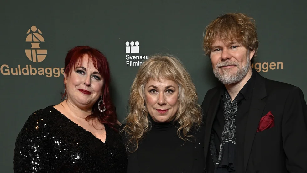 Lina Wollter, Stina Wollter och Karl Seldahl på röda mattan till Guldbaggegalan på Cirkus i Stockholm.
