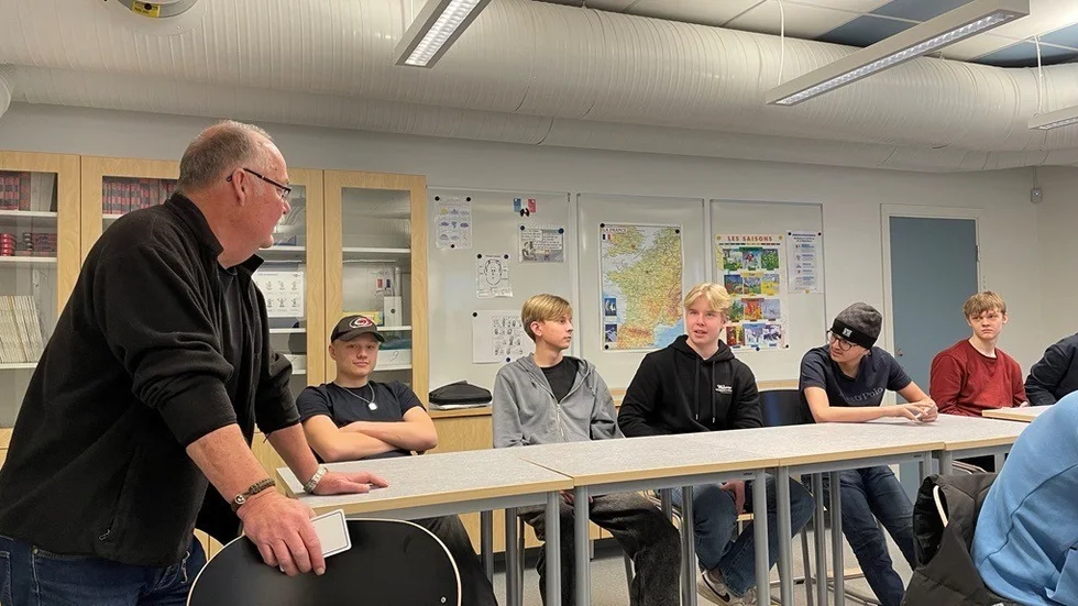 Janne Mårtensson från Frivilliga försvarsorganisationer besökte Ludvigsborgsskolans niondeklassare på fredagen. Temat var kris och beredskap.
