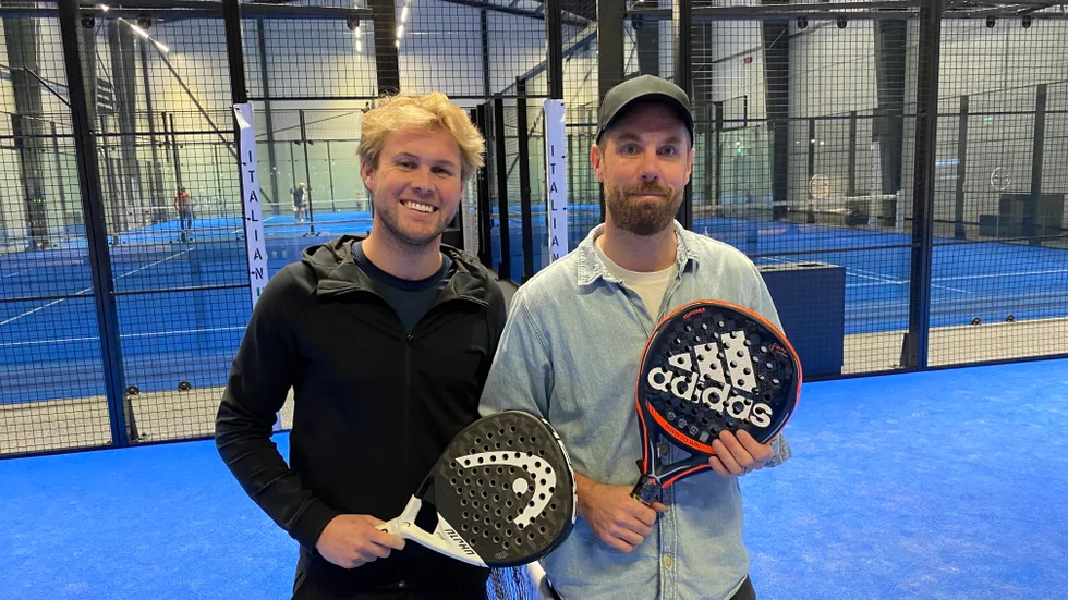 Fourchamp padel club har öppnat i Motala och tar över efter We are padel i hallen på Agneshög. Här ses företagets "Vaktmästare" i Stockholm och lokale chefen Joel Moberg.